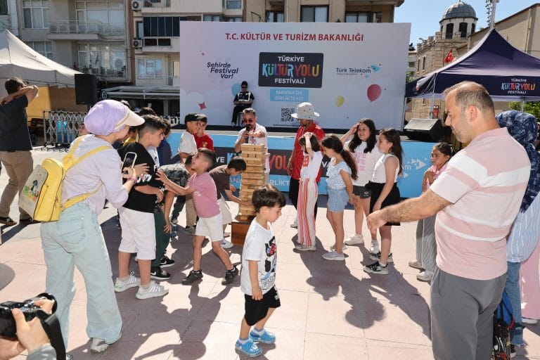 EL EMEĞİNDEN SANATA: MANİSA’DA ATÖLYELER YOĞUN İLGİ GÖRDÜ 