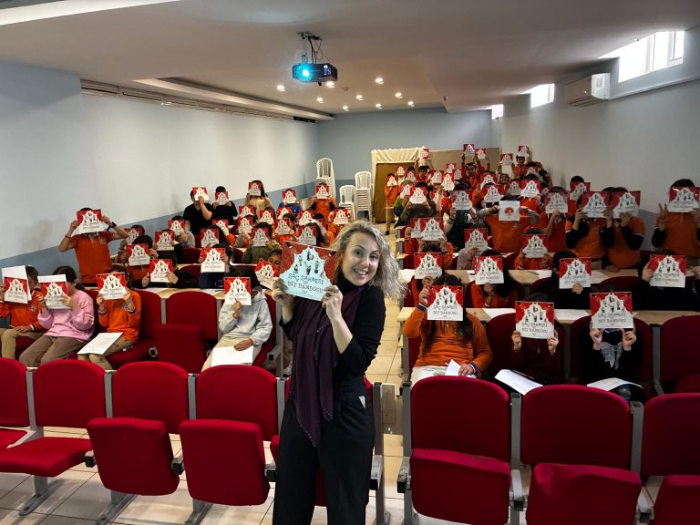 Paranit’ten   Bitlenmeye ve Akran Zorbalığına Dikkat Çeken Bir Proje   “Saç Sahnesi ve Bit Bandosu”