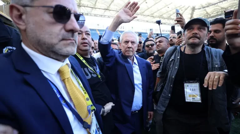 Fenerbahçe yeni başkanını seçti! Sarı-Lacivertliler’de seçimin kazananı Aziz Yıldırım oldu