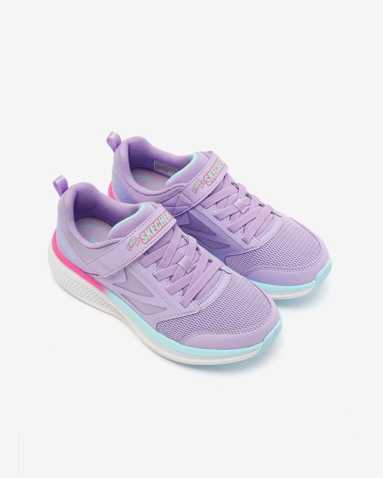 Minik Adımlar Neredeyse Skechers Orada