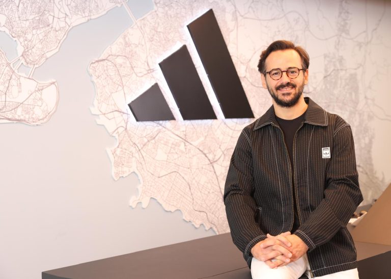 Eczacıbaşı Peron İstanbul’un Resmi Forma Sponsoru Adidas