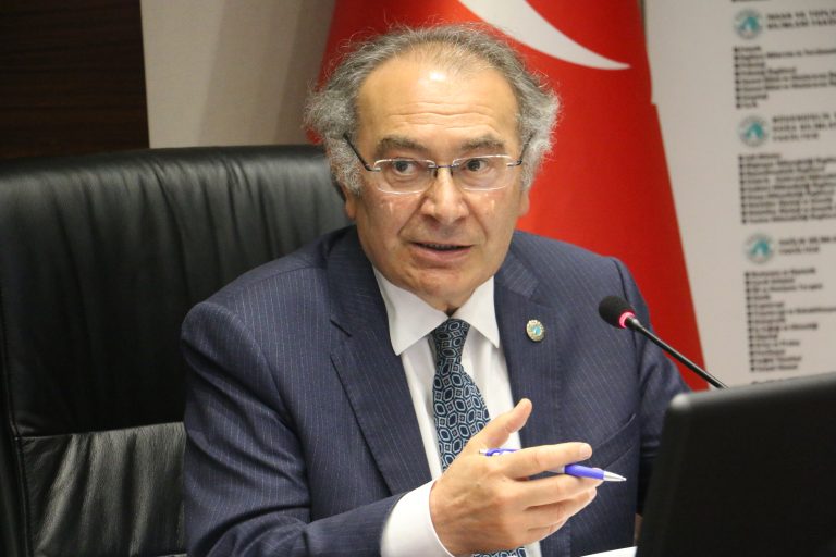 Akran zorbalığı okul kapısında bitmiyor, çocuğun odasına kadar giriyor!