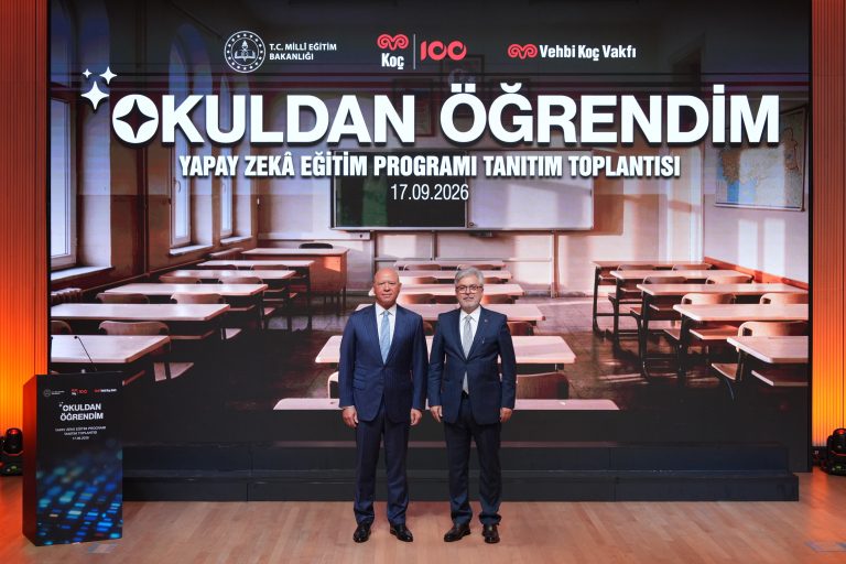 ORTAOKUL ÖĞRENCİLERİ İÇİN YAPAY ZEKÂ EĞİTİM PROGRAMI HAYATA GEÇİRİLDİ