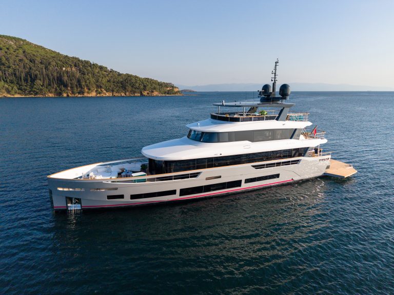 Sirena Yachts 20. Yılında Cannes Yachting Festival 2026’ya Damga Vurdu Yeni Amiral Gemisi Sirena 118 ve Üç Büyük Ödül!