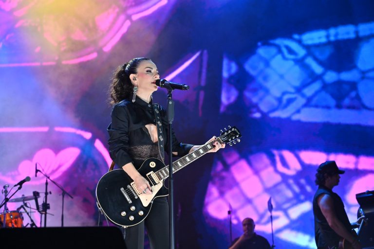 FATMA TURGUT’TAN KAHRAMANMARAŞ KÜLTÜR YOLU FESTİVALİ’NDE COŞKU DOLU KONSER AKŞAMI