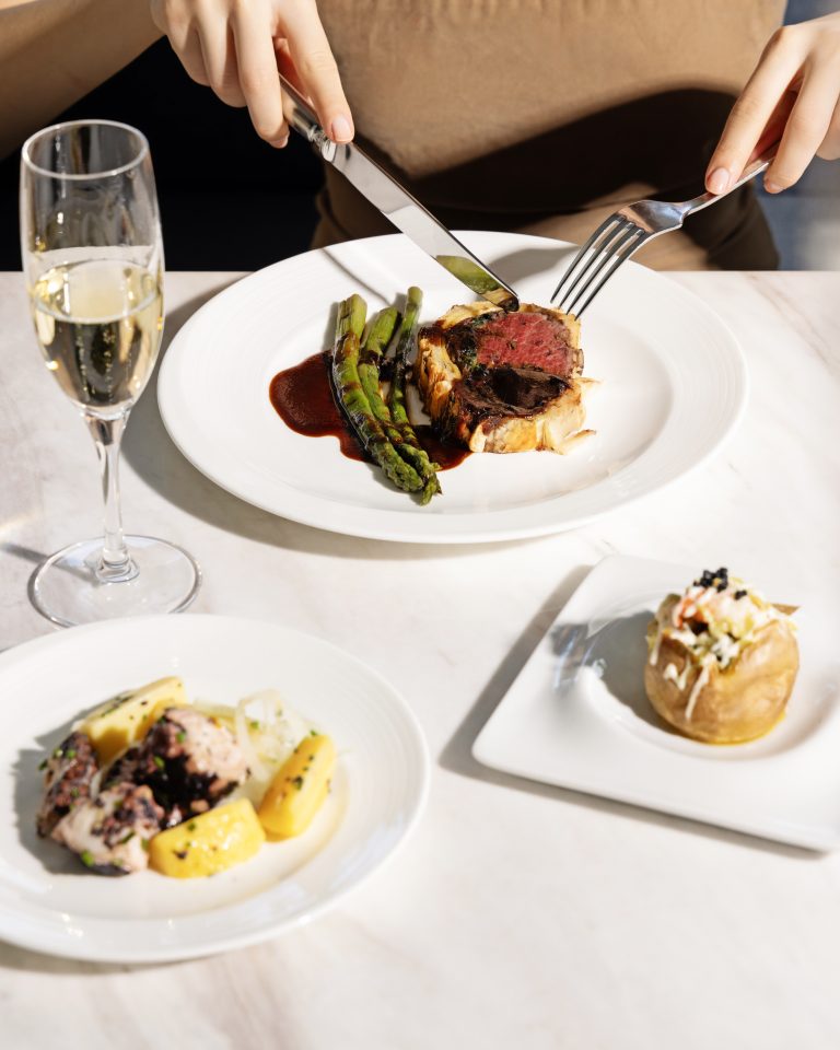 RAFFLES İSTANBUL’UN EFSANEVİ BRUNCH’I   PAZAR GÜNLERİNE LEZZET KATMAYA DEVAM EDİYOR