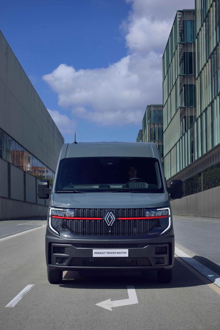 Renault Trucks, Master Red EDITION ile profesyonel hafif ticari araç kullanıcılarına odaklanıyor