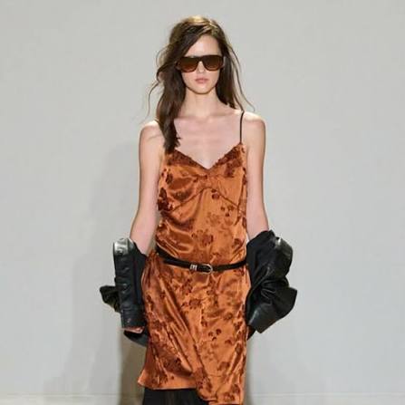 M&S, 100 Yıllık Moda Yolculuğunu London Fashion Week Sahnesine Taşıdı