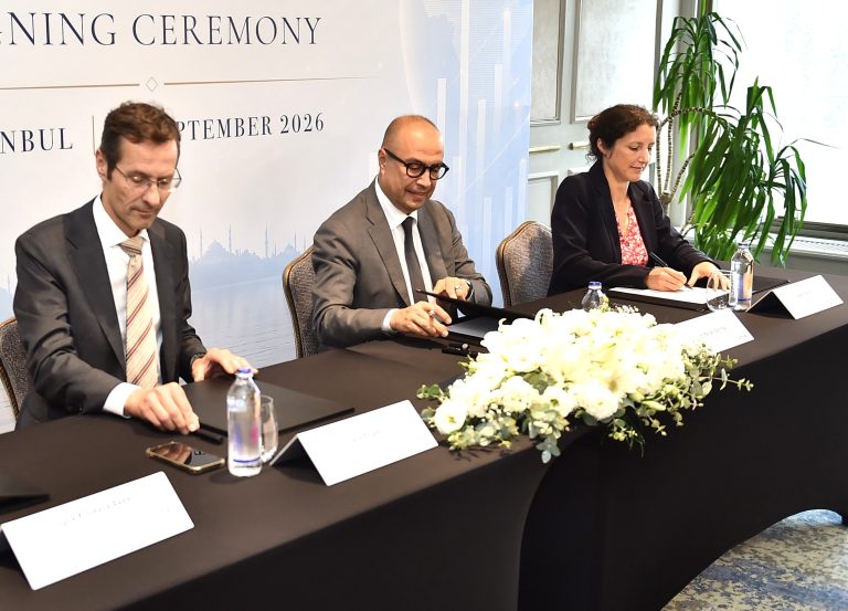 ARMADA GIDA, FMO VE PROPARCO   SENDİKASYON KREDİSİ İÇİN İMZA TÖRENİNDE BİR ARAYA GELDİ