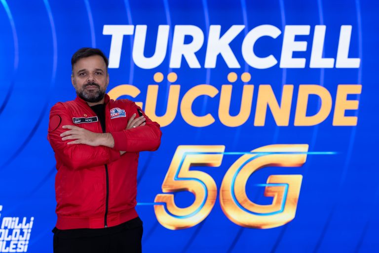 ‘5G ve Yapay Zekâ ile Akıllı Yol Güvenliği Yarışması’nda kazananlara ödülleri verildi Turkcell TEKNOFEST’te geleceğin teknolojilerini gençlerle buluşturdu