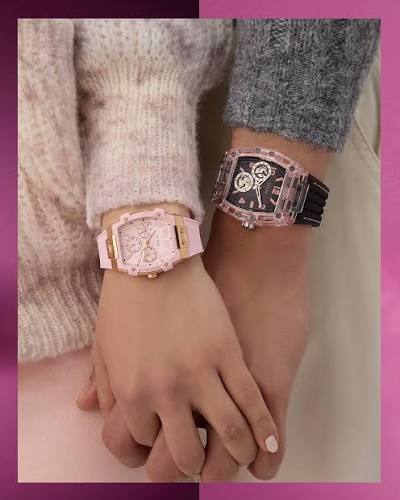 GUESS, “TIME TO CHECK” İLE MEME KANSERİ FARKINDALIĞINA DİKKAT ÇEKİYOR
